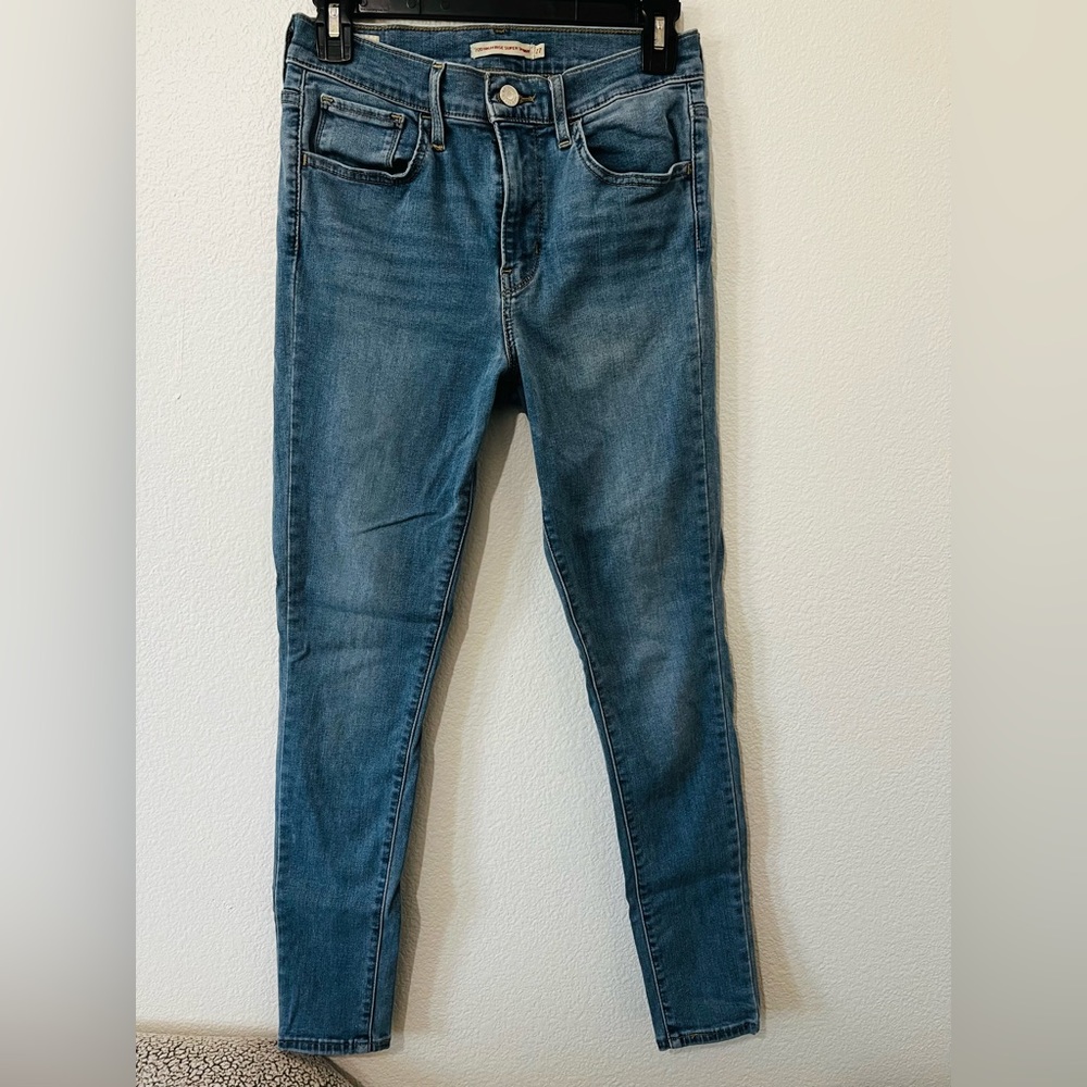 Levi jeans